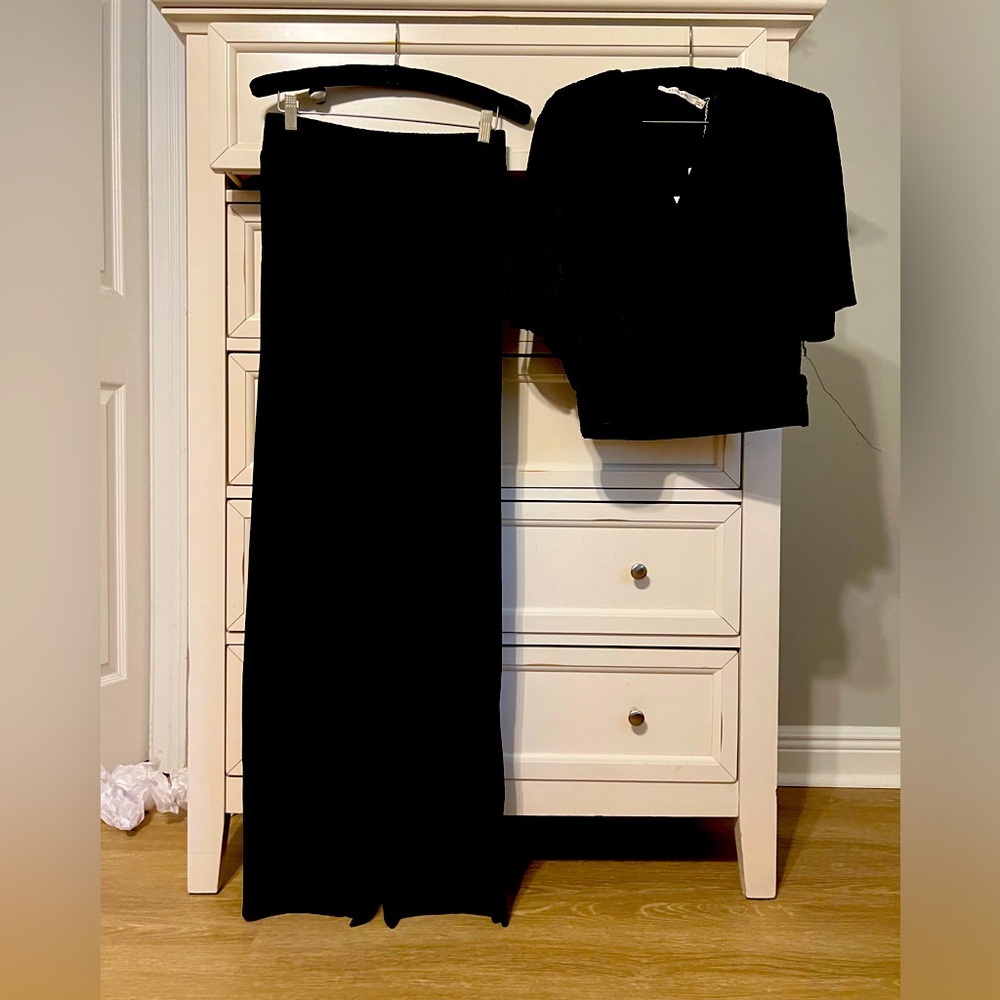 Comfortable ribbed black pants set